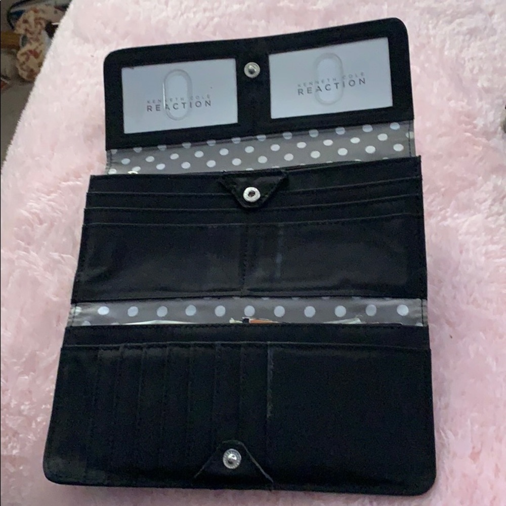 Wallet 2/7 - Picture 2 of 3